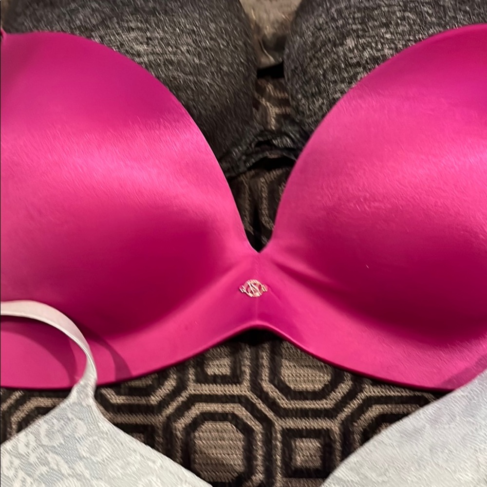 PINK and Victoria's Secret bras - Picture 4 of 9